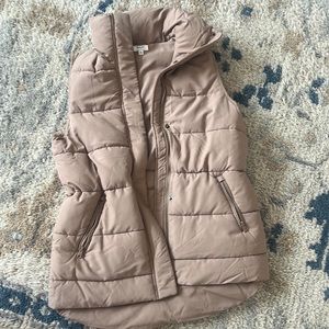 Splendid x Cella Jane XS camel puffer vest! In almost new condition.